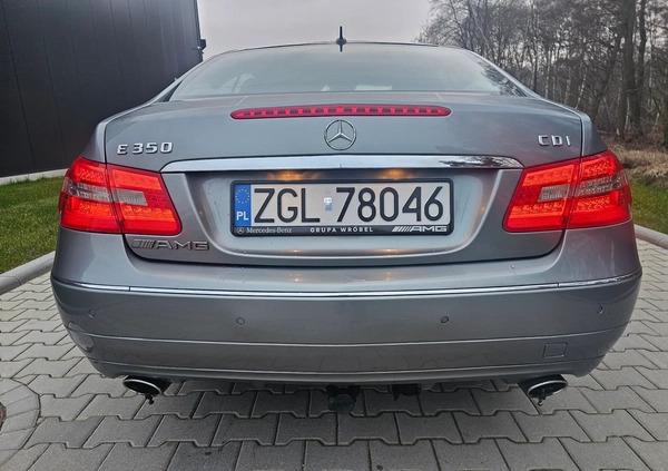 Mercedes-Benz Klasa E cena 44900 przebieg: 250000, rok produkcji 2009 z Międzyzdroje małe 137